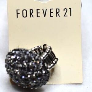 NWT Forever 21 Bedazzled Clear Crystal Stretch Goth Statement Cocktail OSFA Ring